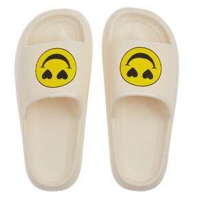 Bobby Brooks Cloud Slides, Smiley Face Heart Eyes, size Large (9/10), NWOT